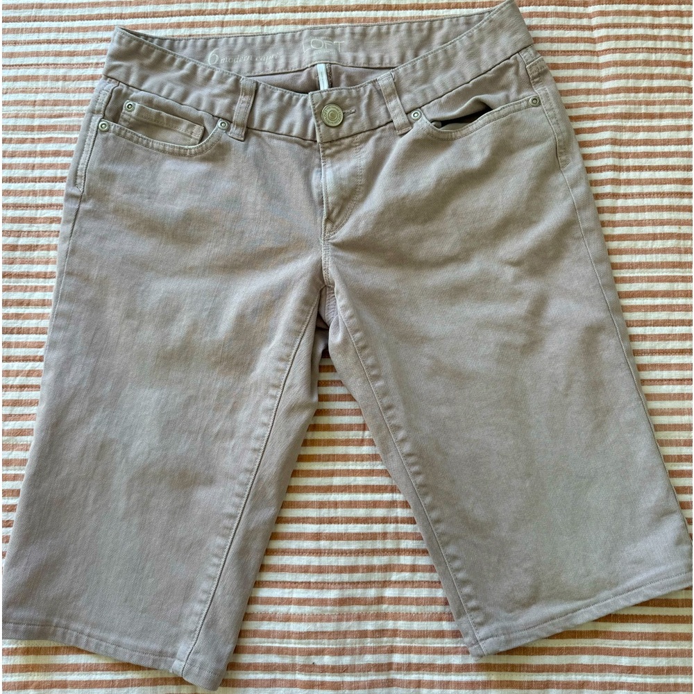 Ann Taylor LOFT Women’s Low-Rise Bermuda Denim Shorts Gray Modern Capri Sz: 6